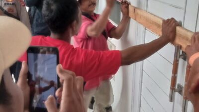 Kantor Desa Digembok Warga, Tokoh Masyarakat: Ini Kantor Pelayanan Publik, Bukan Warung.