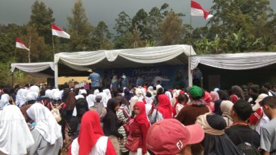 Liwet, Sepak Bola, dan Guyubnya Cimacan di Usia 94 Tahun