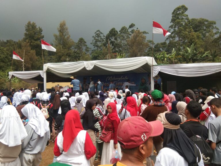 Liwet, Sepak Bola, dan Guyubnya Cimacan di Usia 94 Tahun