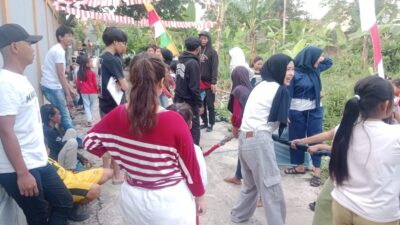 Kerupuk Jatuh, Sarung Melorot, Warga KAMURA Tetap Kompak Rayakan HUT RI ke-80
