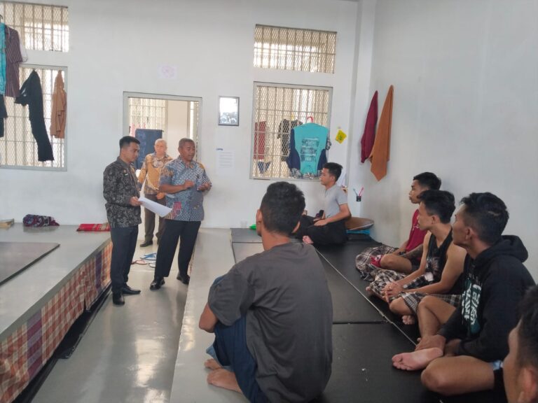Papan Sterk Baru, Sentuhan Kecil yang Punya Arti Besar di Lapas Cianjur