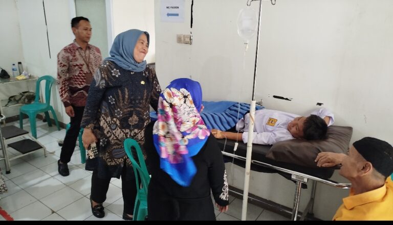 Nasi Goreng MBG Bikin Goyang, Siswa Di Cugenang Tumbang Masuk Puskesmas