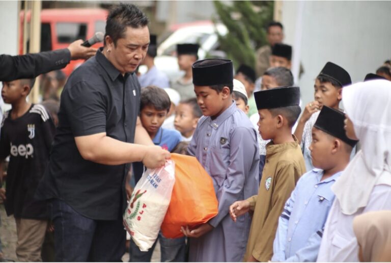 Bagong Mogok Berbagi Berkah, Ratusan Yatim dan Duafa Tersenyum di Hari Maulid Nabi