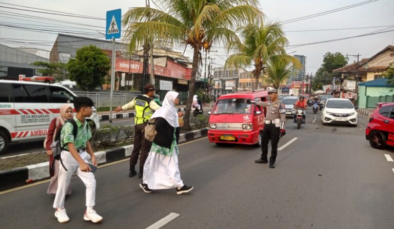Polisi, Doktor, dan Sahabat Jalan Raya, Potret Aiptu Dede Menjelang Purna Tugas