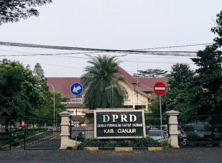 JIM Bongkar Paket Pengadaan Fantastis di Sekwan, Minta Kejari Audit Seluruh Paket.