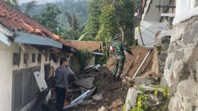 Di Ambang Roboh, Kantor Desa Rawabelut luput Dari Perhatian Pemerintah