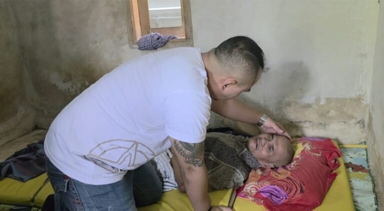 Stroke Bikin Duduh Tak Berdaya, Uluran Tangan Fanpan Jadi Obat Baginya