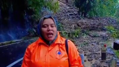 Longsor Tutup Jalur Cibinong–Sindangbarang, Akses Kendaraan Lumpuh Total