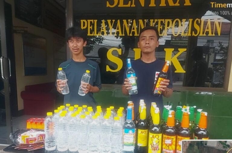 Berkedok Depot Jamu, Penjual Miras Digrebek Polisi, Dua Pemuda Diamankan