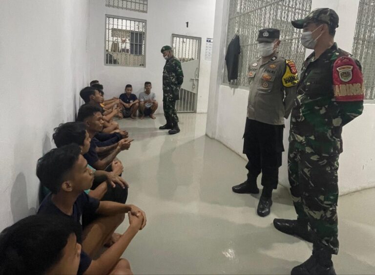 Razia Gabungan Pastikan Lapas Cianjur Zero Halinar