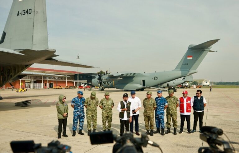 A400 dan 3 Hercules Bawa Ratusan Tenda, Perahu Karet, Genset, dan Alat Komunikasi ke Lokasi Bencana Sumatera
