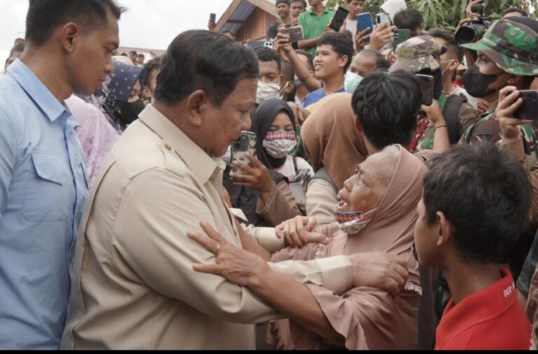 Prabowo Tiba di Medan Usai Lawatan Luar Negeri, Pantau Langsung Penanganan Bencana