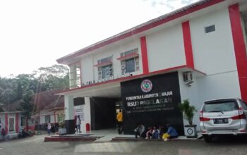 Usai Olahraga dan Jajan “Es Tuyul”, 18 Siswa SDN Ciadeg Tumbang Massal