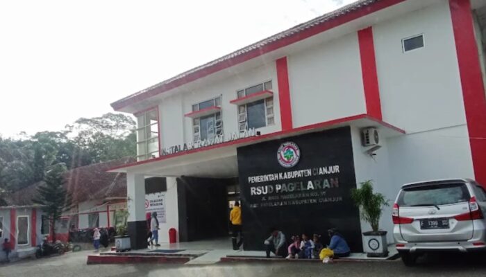 Usai Olahraga dan Jajan “Es Tuyul”, 18 Siswa SDN Ciadeg Tumbang Massal