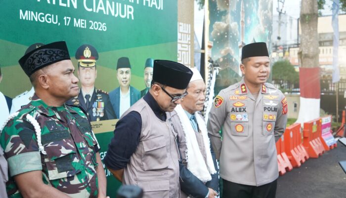 Jamaah Haji Kloter 24 Cianjur Berangkat, Kapolres Pastikan Pelayanan Humanis dan Pengamanan Maksimal