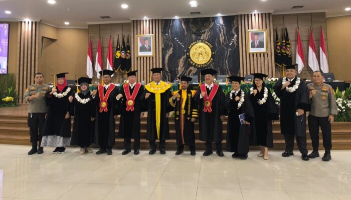 Ketua Dewan Redaksi Inilahcianjur.com Raih Gelar Doktor Ilmu Kepolisian