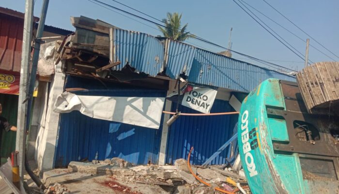 Kecelakaan Maut di Pertigaan Cugenang Hantam Warung, Pemilik Rugi Puluhan Juta